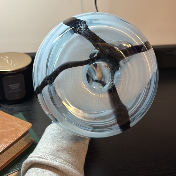 Vase - Picture 3 of 4